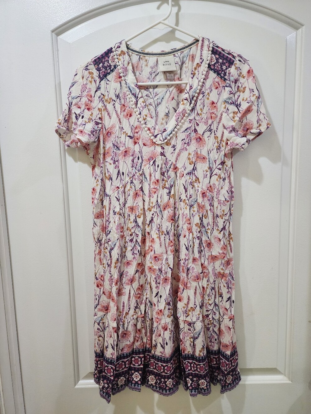 Knox Rose Women's Short Sleeve V-Neck Floral Crepe Textured Mini Dress X-Small